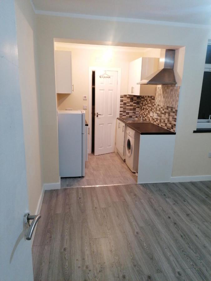 Self-Contained Studio Flat Bathrooms Kitchens Upgrade Locations To City Centre 15 Minutes Walking Distance Nottingham Universities Queen Hospitals City Hospitals المظهر الخارجي الصورة