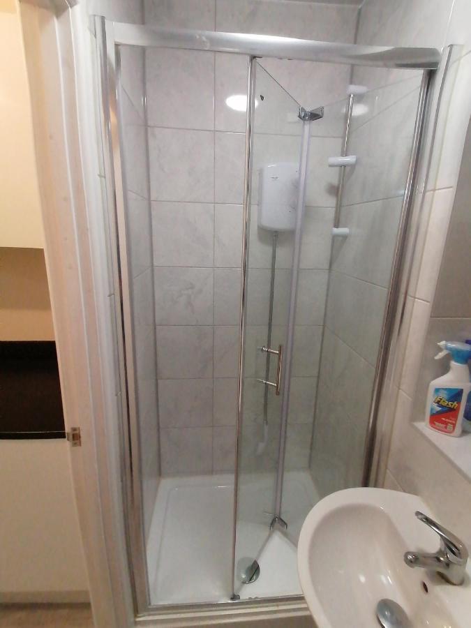 Self-Contained Studio Flat Bathrooms Kitchens Upgrade Locations To City Centre 15 Minutes Walking Distance Nottingham Universities Queen Hospitals City Hospitals المظهر الخارجي الصورة
