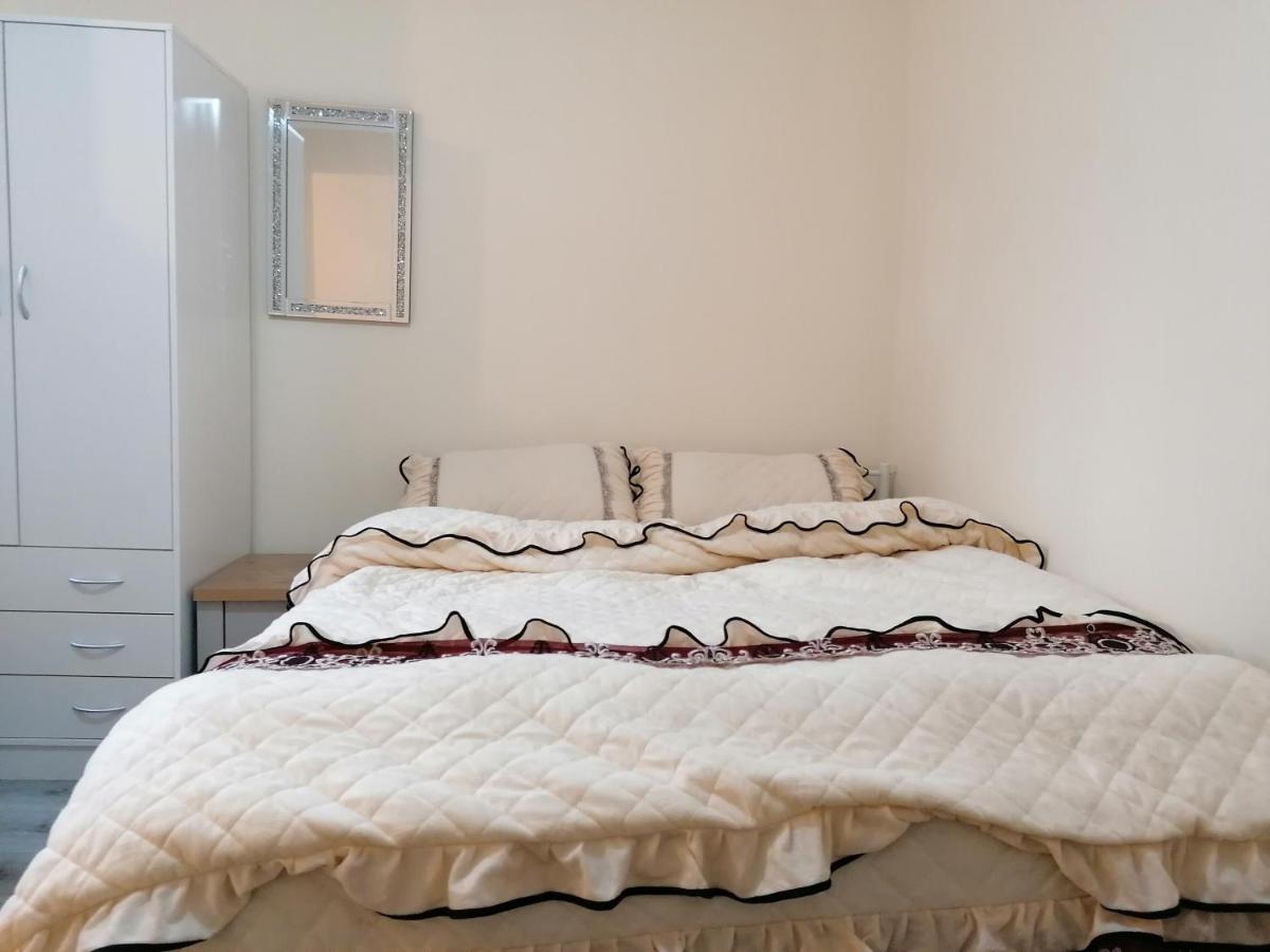 Self-Contained Studio Flat Bathrooms Kitchens Upgrade Locations To City Centre 15 Minutes Walking Distance Nottingham Universities Queen Hospitals City Hospitals المظهر الخارجي الصورة